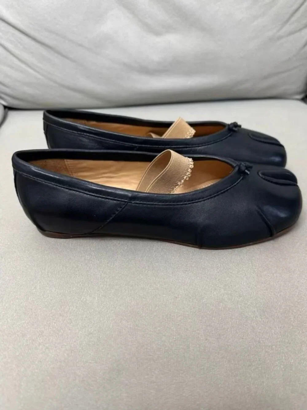 Maison Margiela Black Leather Tabi Split-Toe Elastic Strap Ballet Flats